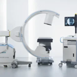 Arcadis Orbic (bao gồm cả phiên bản Arcadis Orbic 3D) là hệ thống chụp C-arm di động cao cấp của Siemens Healthineers, được thiết kế chuyên dụng cho phẫu thuật trong mổ